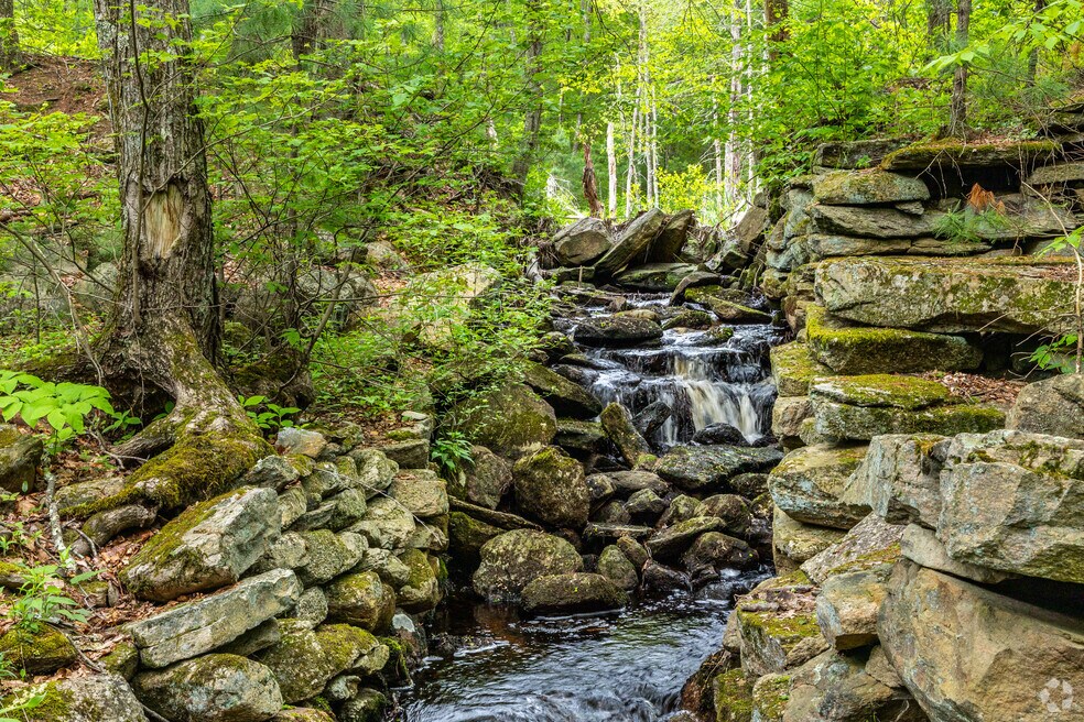 Douglas_1026755_RZ_062325_v1