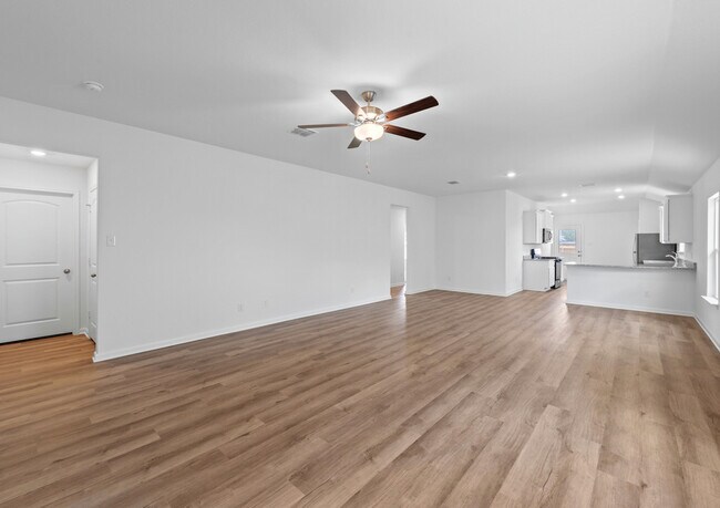 6007 Luckey Run unit 36458662, San Antonio, TX 78252 - photo 2