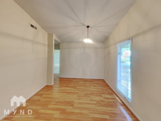 100 Beaver Dam Ct, Chapel Hill, NC 27514 - photo 5