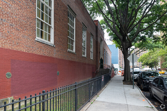 P.S. 206 The Horace Harding School in Queens, New York is in a residential area.