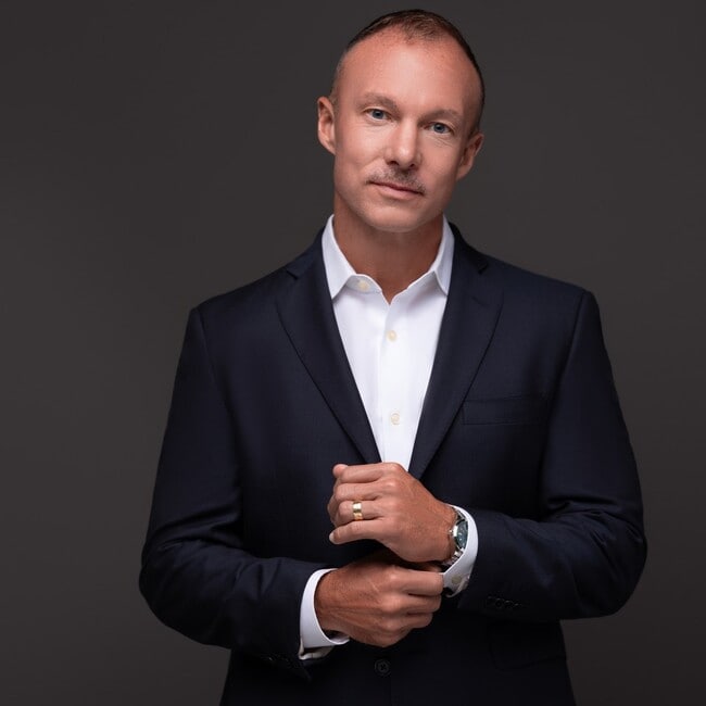 Agent Photo