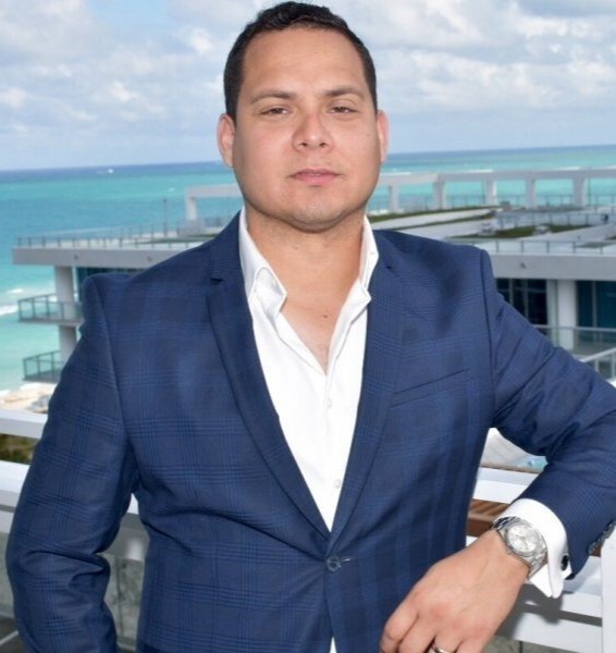 Agent Photo