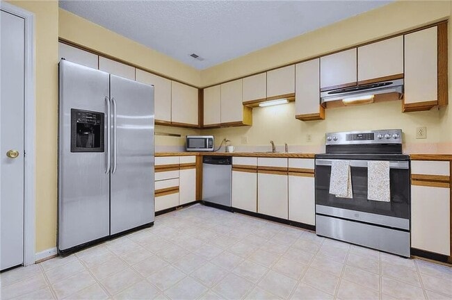 2303 Merl Cir, Virginia Beach, VA 23455 - photo 5