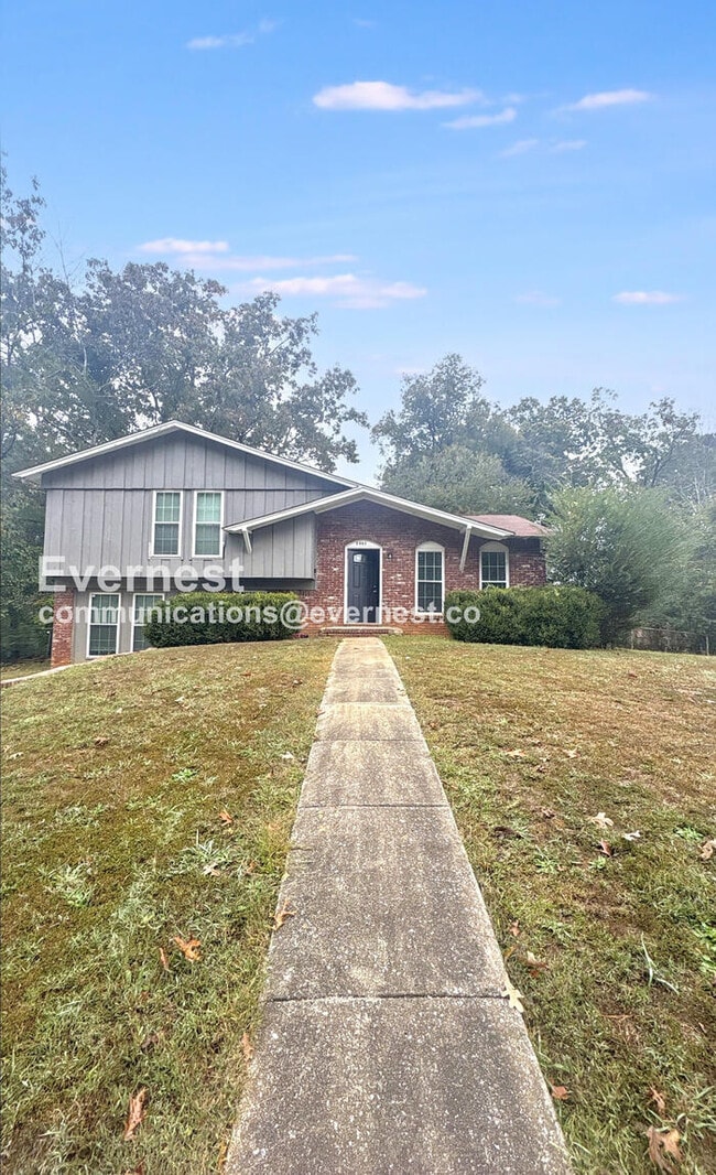 2902 Tall Tree Ln, Adamsville, AL 35005