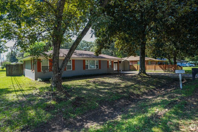 Many residents in Lakeshore enjoy the spacious layouts of ranch-style homes.