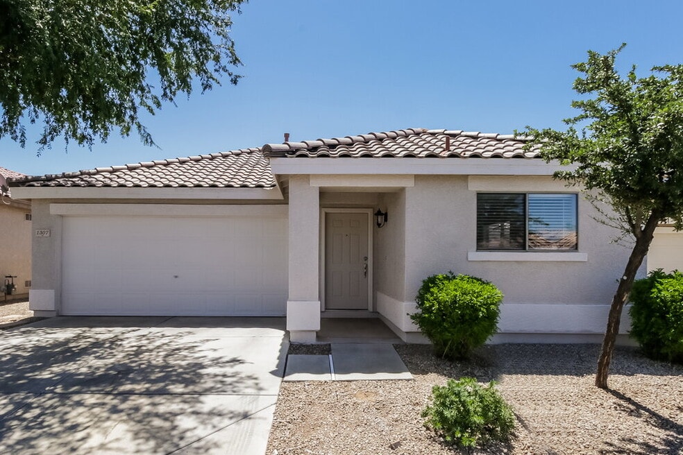 1307 S San Vincente Ct, Chandler, AZ 85286 - photo 1