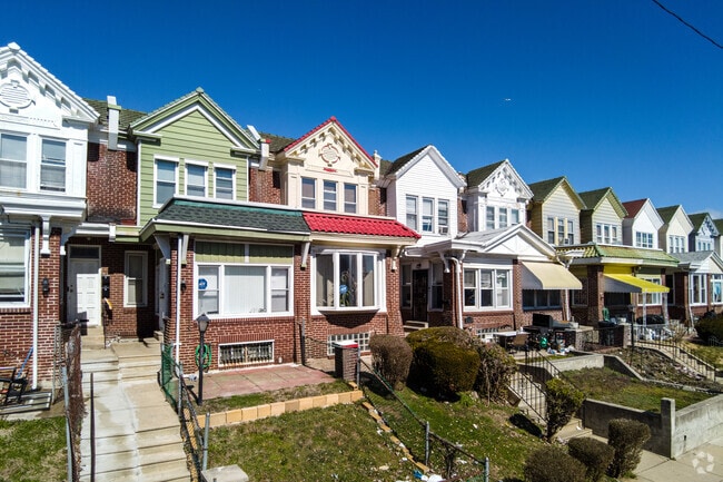 Split by Wynnefield Avenue, you’ll find blocks of rowhomes on the south side or Wynnefield.