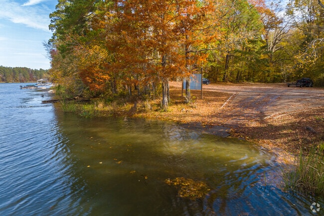 Utilize the local boat ramps to get out on the water in Southeast Edgefield.