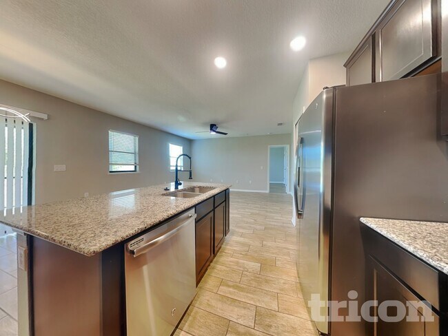 4035 Wayfarer Way, Palmetto, FL 34221 - photo 5