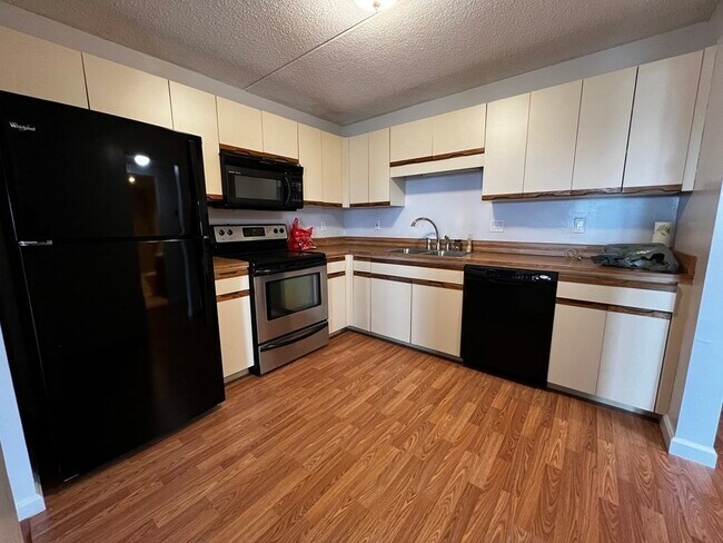 Captain Cove's Condominiums unit 105, Quincy, MA 02169 - photo 3
