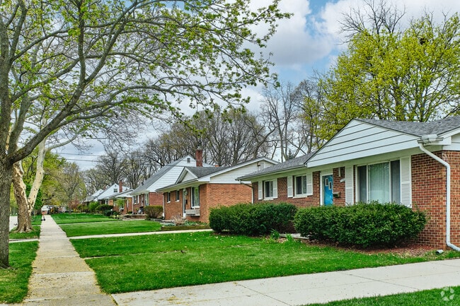 Abbot's east side has a more suburban feel, with ranch homes in varied layouts.