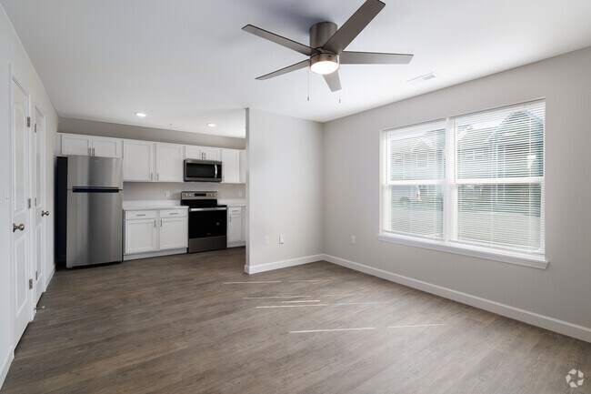 1BR, 1BA - 625SF - Family Room