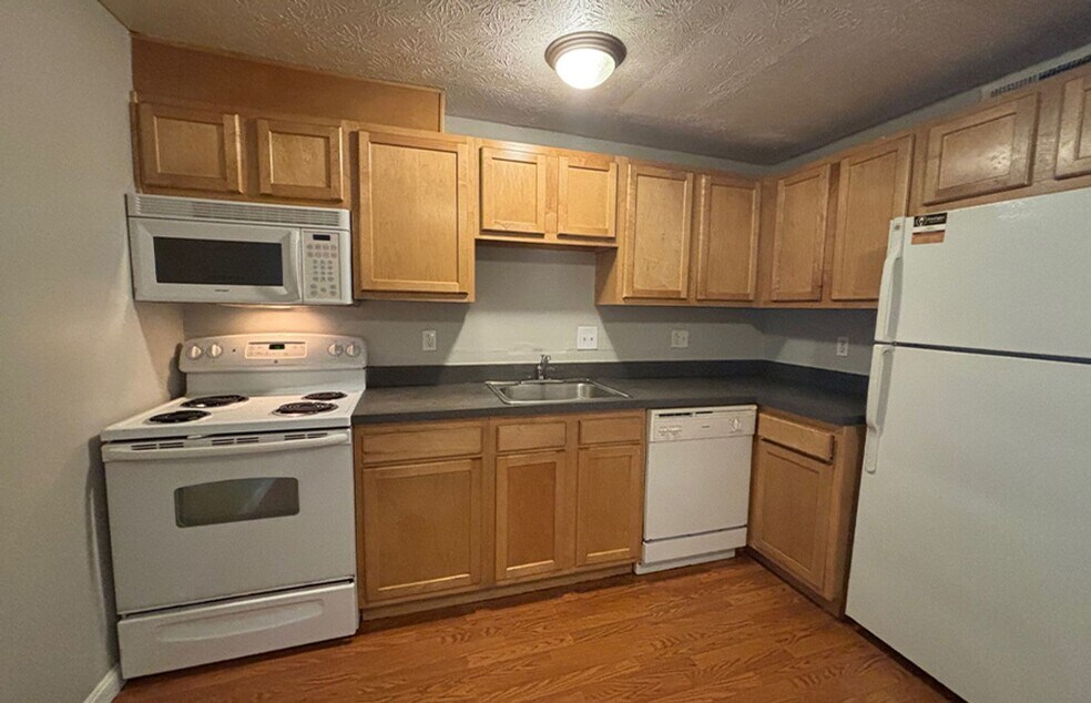 525 Lowell Ave unit 525-08, Cincinnati, OH 45220 - photo 1