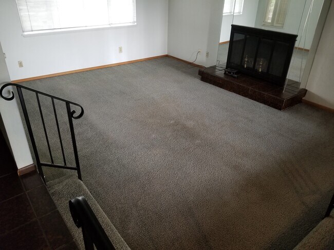 1841 NE D St, Grants Pass, OR 97526 - photo 5