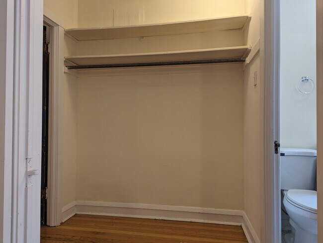 2122 W Ainslie St unit 2106-1N, Chicago, IL 60625 - photo 5