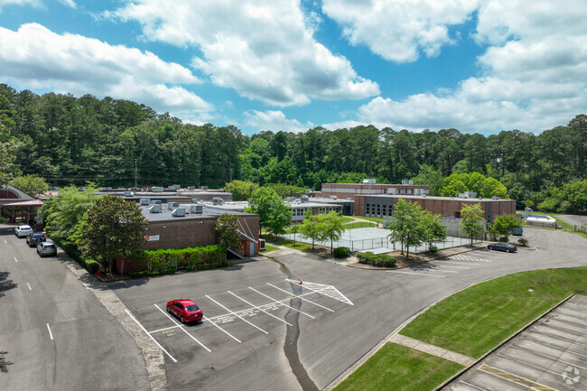 Rocky Ridge Elementary has 587 students in grades PK, K-5.