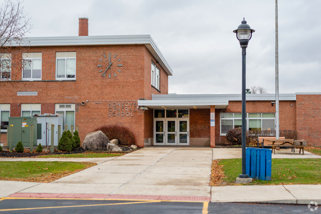 Honeoye Elementary School provides education in the neighborhood of 
Outlying Ontario County.