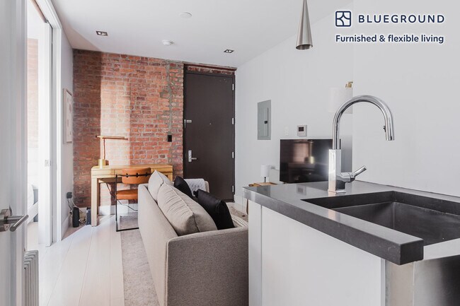 195 Stanton St unit FL4-ID1551, New York, NY 10002 - photo 4