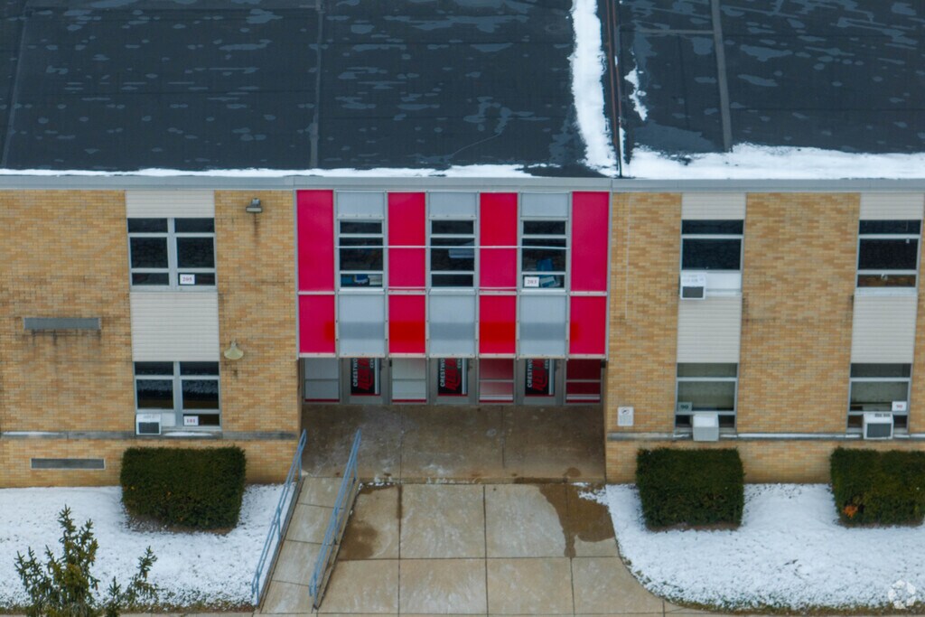 Welcome to Crestwood Middle School, located in Mantua, Ohio.