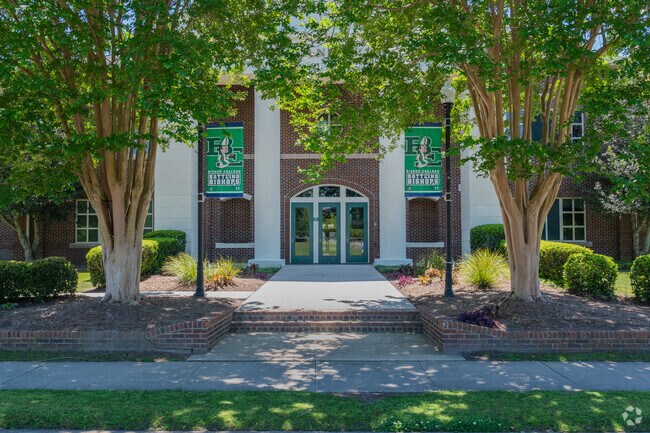 The Bishop England High School serves grades 9-12 to all teens living in Daniel Island, SC.