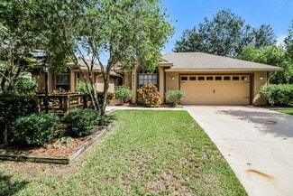 4661 Marsh Harbor Dr, Tavares, FL 32778