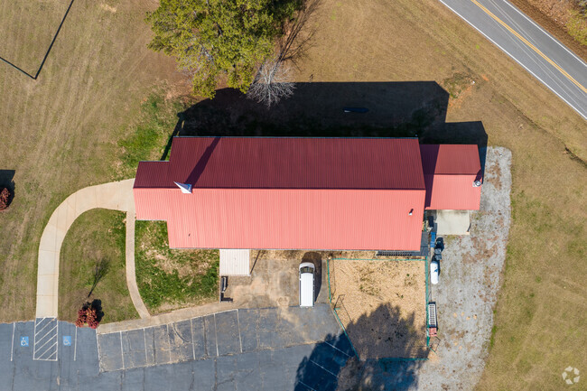 Safe Harbor Baptist Academy's campus consists of one building.