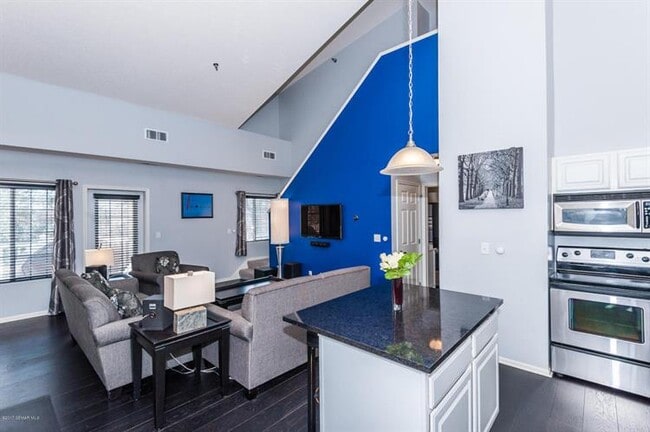 1976 29th Plaza NW unit 205, Rochester, MN 55901 - photo 2