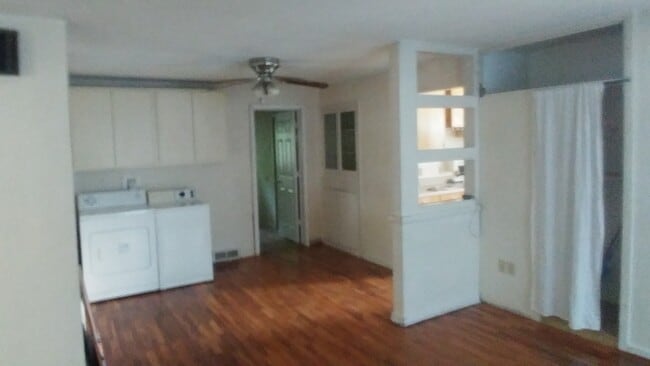 dining/laundry before updated laundry