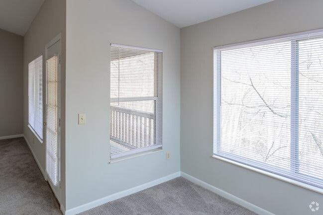 2BR, 2BA with fireplace - 1,033 SF