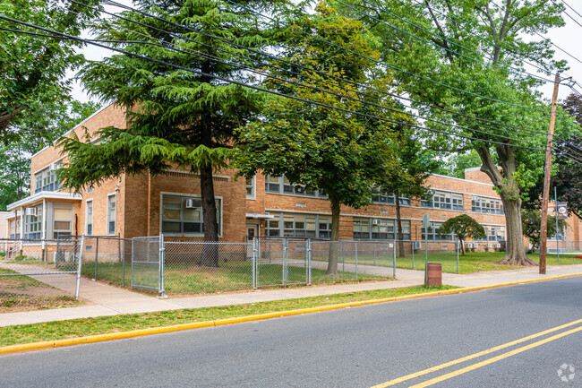 Abraham Clark High School, Roselle NJ Rankings & Reviews - Homes.com