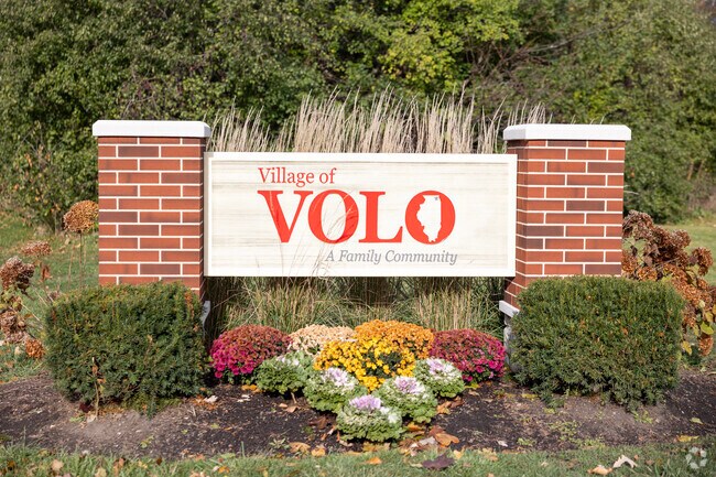 The Ray Lake Kettle Grove nature area borders greater Volo, Illinois.