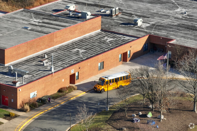 Springs Woods Elementary School serves students in Prince William County, MD.
