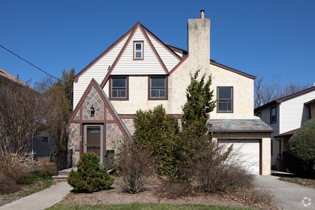 Teaneck, New Jersey, offers a variety of single-family homes to suit different preferences and n