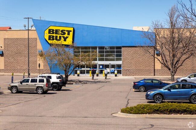 Best Buy has a store in the Sable Ridge neighborhood.