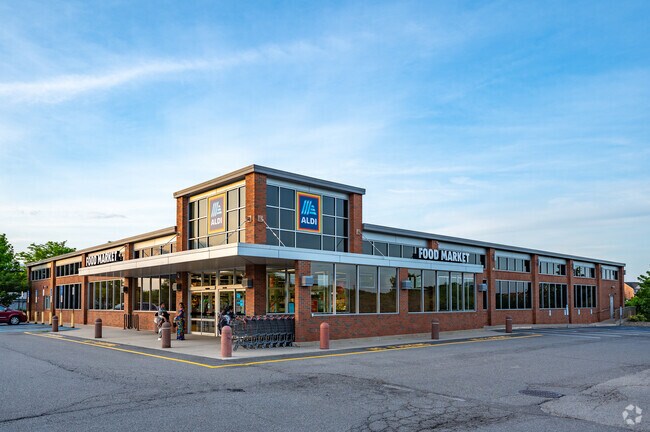 Aldi in Wexford is a grocery store option for people living in Sewickley Hills.