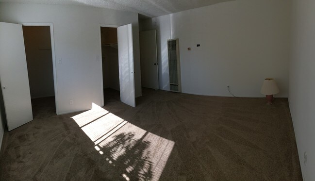 Bedroom w/Two Closets!