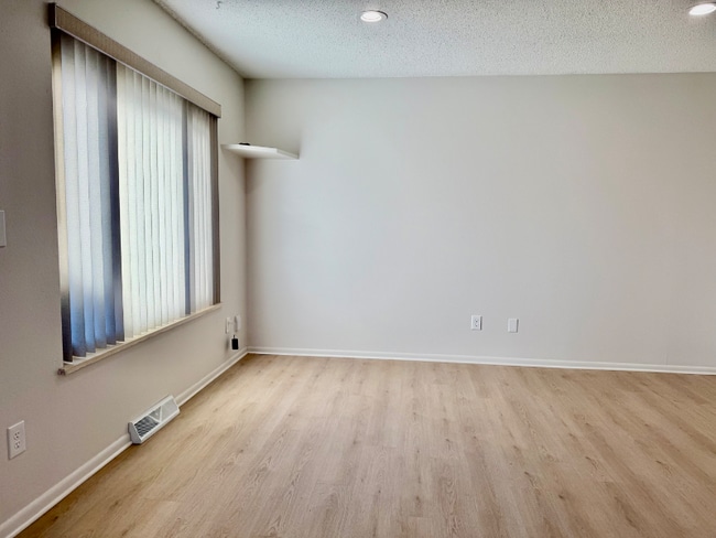 408 E Thunderbird Dr, Fort Collins, CO 80525 - photo 6