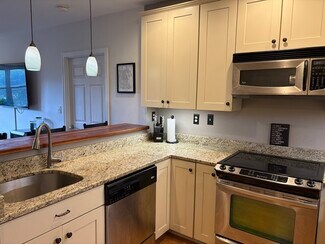 24 Smith St Unit 24, Quincy, MA 02169