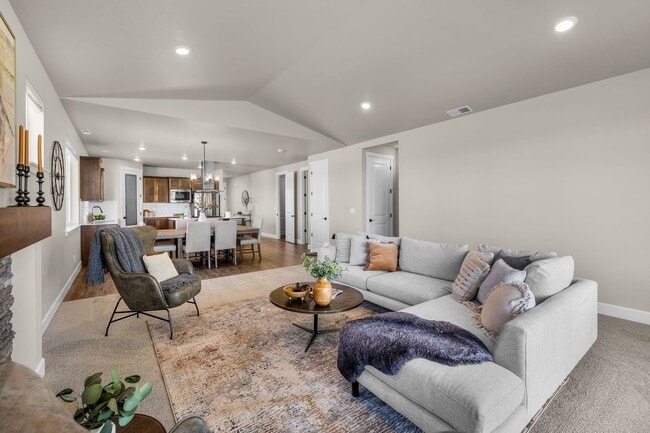 1256 NW Fairway Rd, Madras, OR 97741 - photo 2