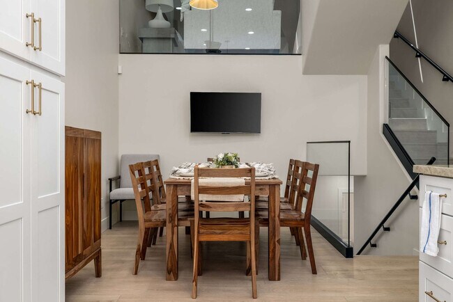 357 Playa Del Sur St unit ID1304286P, San Diego, CA 92037 - photo 2