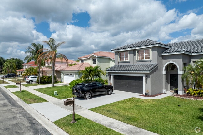 The Lakes at Boca Raton is a welcoming and peaceful neighborhood.