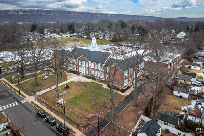 An elevated view of the campus at East End Elementary School, North Plainfield, NJ.