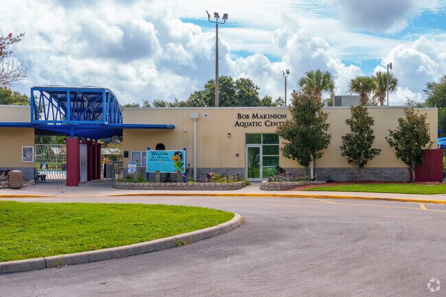 The Bob Makinson Aquatic Center is a fantastic amenity for Mill Slough residents.