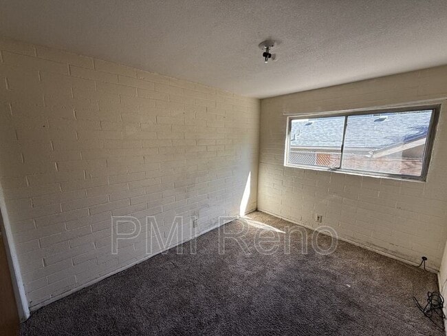 457 Stewart St unit 2, Reno, NV 89502 - photo 2