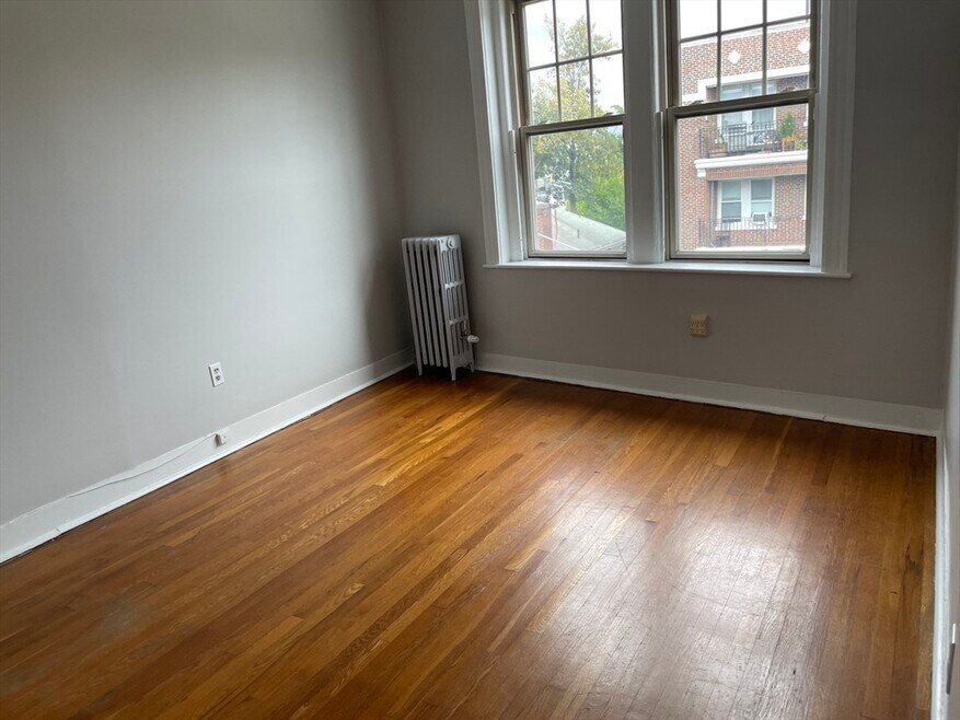 90 Bynner St unit 1, Jamaica Plain, MA 02130 - photo 1