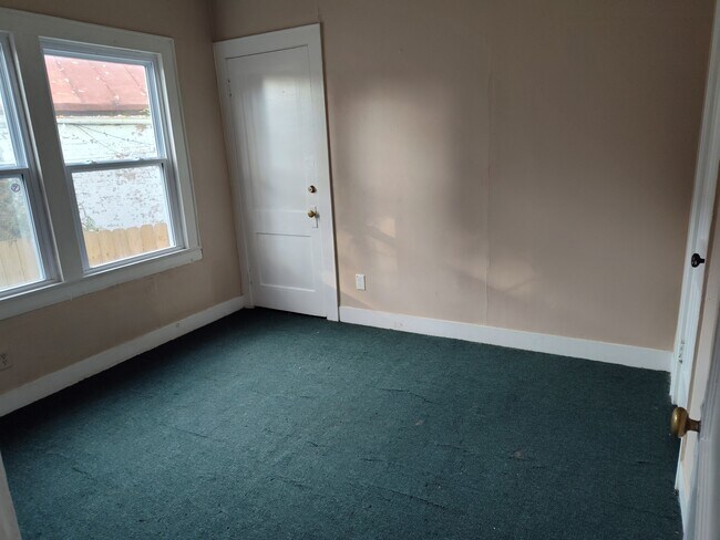 2101 Saint Xavier St unit 1F, Louisville, KY 40212 - photo 7