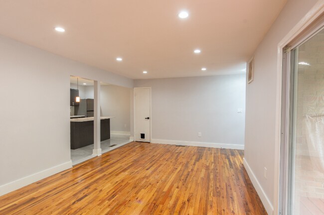 1903 Country Ln unit 1302, Ewing, NJ 08628 - photo 3