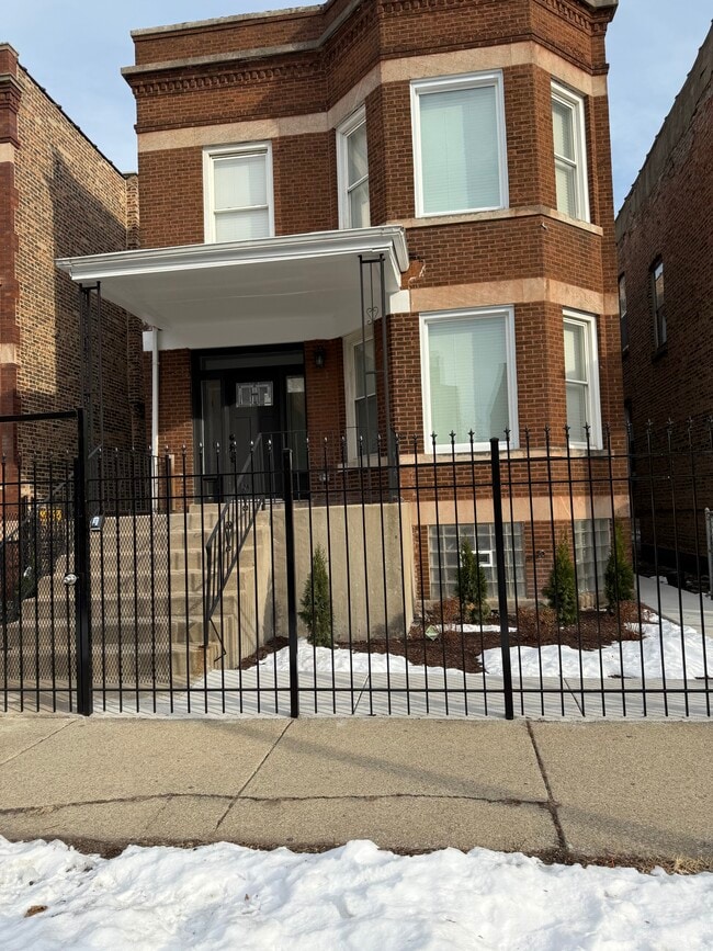 7123 S Cornell Ave unit 1, Chicago, IL 60649 - photo 2