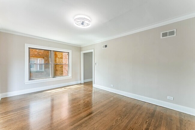 7630 N Marshfield Ave unit 3, Chicago, IL 60626 - photo 4