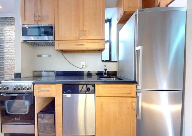 210 E 25th St unit 5FE, New York, NY 10010 - photo 7